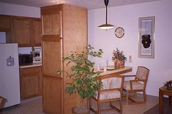 Mcgovern'S Motel And Suites Sun Prairie Екстериор снимка
