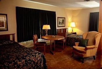Mcgovern'S Motel And Suites Sun Prairie Екстериор снимка
