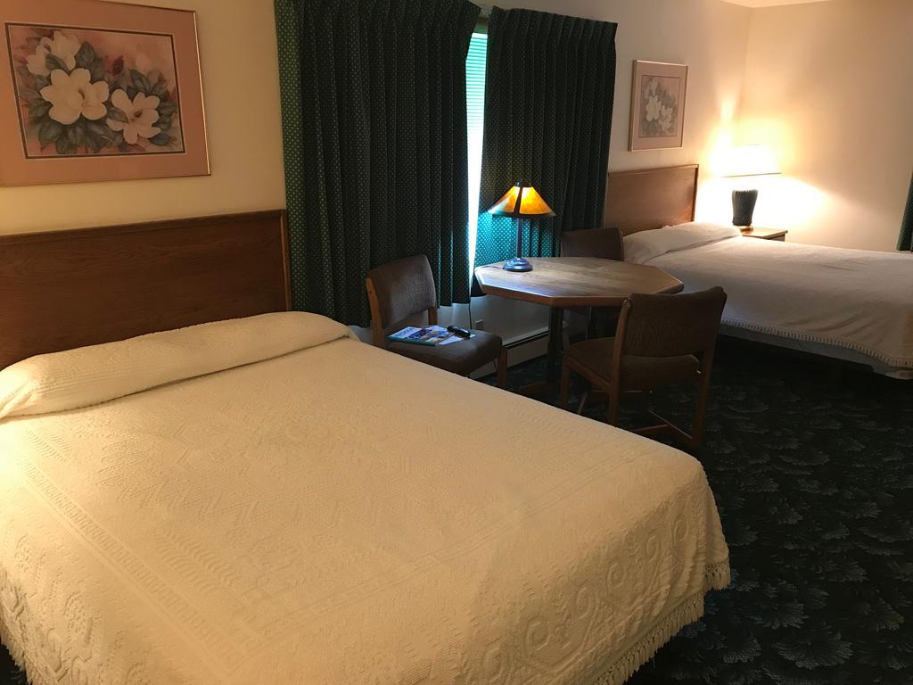 Mcgovern'S Motel And Suites Sun Prairie Екстериор снимка