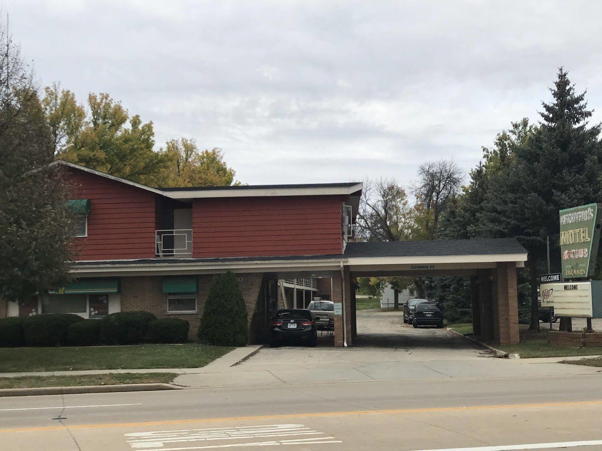 Mcgovern'S Motel And Suites Sun Prairie Екстериор снимка